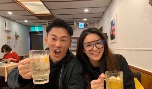 网红结婚吃瓜图片,吃瓜群众围观,甜蜜瞬间引爆网络 第2张 网红结婚吃瓜图片,吃瓜群众围观,甜蜜瞬间引爆网络 第2张