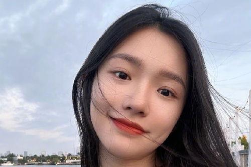 国产网红吃瓜网站,热门事件背后的真相与笑料 第2张 国产网红吃瓜网站,热门事件背后的真相与笑料 第2张