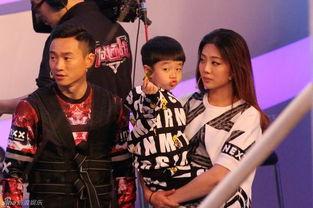 穿越娱乐圈综艺节目组吃瓜系统,揭秘综艺幕后那些事 第3张 穿越娱乐圈综艺节目组吃瓜系统,揭秘综艺幕后那些事 第3张